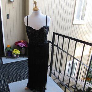 #431  NEW WOMAN'S EVENING LACE & FRINGE DRESS BY COLLECTION 8  (SIZE 14)